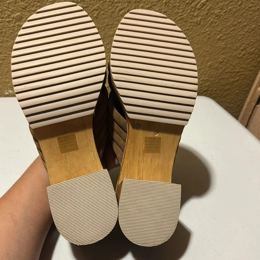 Matisse SUEDE HIPPIE 1970S STYLE PLATFORM CLOG SANDALS BEIGE TAN SIZE 9